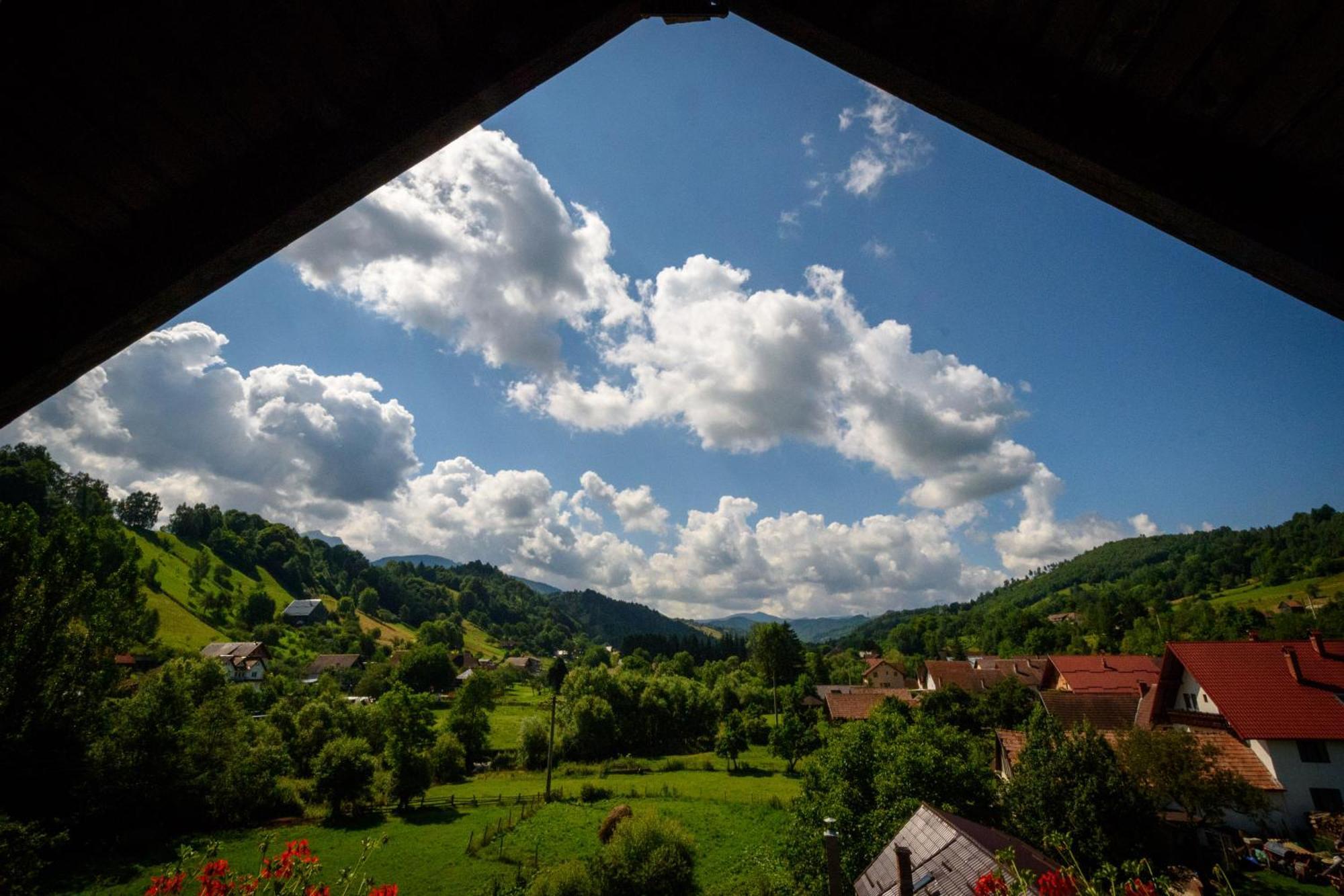 Bradutul De La Munte Villa Törcsvár Kültér fotó